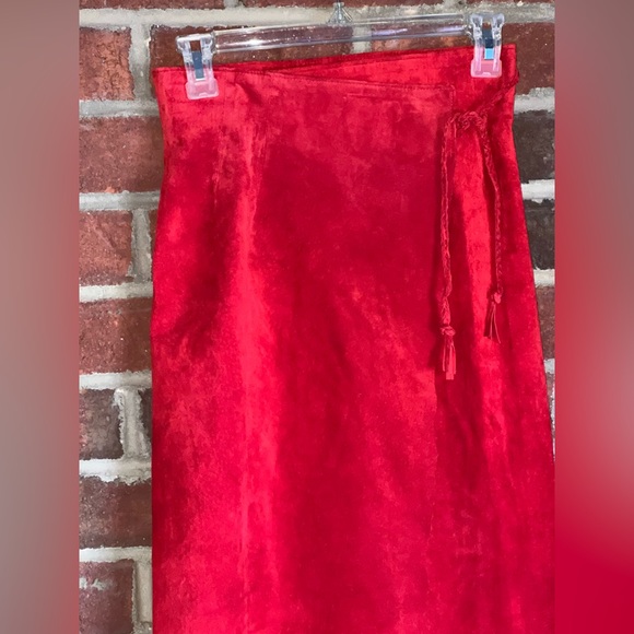 Custom made vintage Red suede wrap skirt by Patricia Wolfe in Texas - Picture 6 of 11